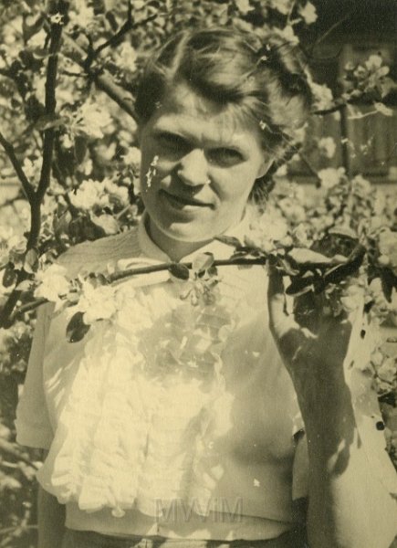 KKE 4807.jpg - Fot. Portret. Jadwiga Jarzynowska (z domu Siemaszko) – mama Marii Jolanty Mierzejewskiej (z domu Jarzynowska), Olsztyn, lata 50-te XX wieku. Fotograf: F. Beczyński.